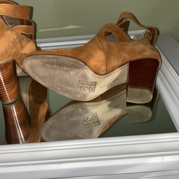 2 items for the higher price! Casual high heels! - Picture 3 of 4